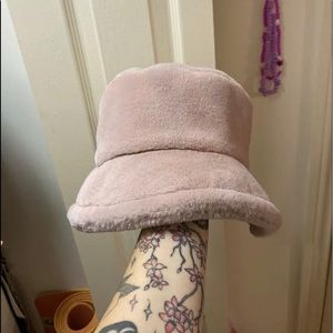 Bucket hat!